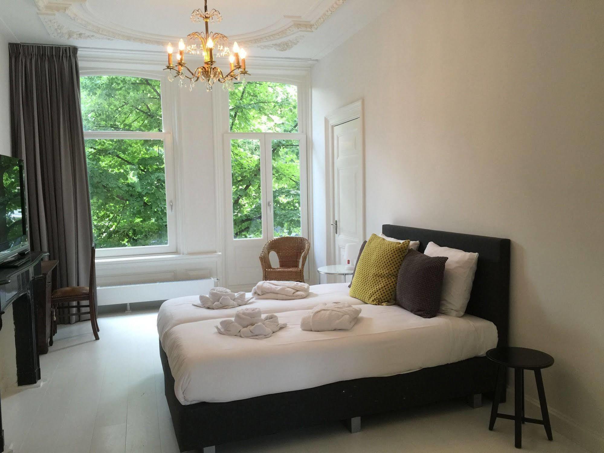 Nine-T-Teen Bed And Boutique Άμστερνταμ Εξωτερικό φωτογραφία