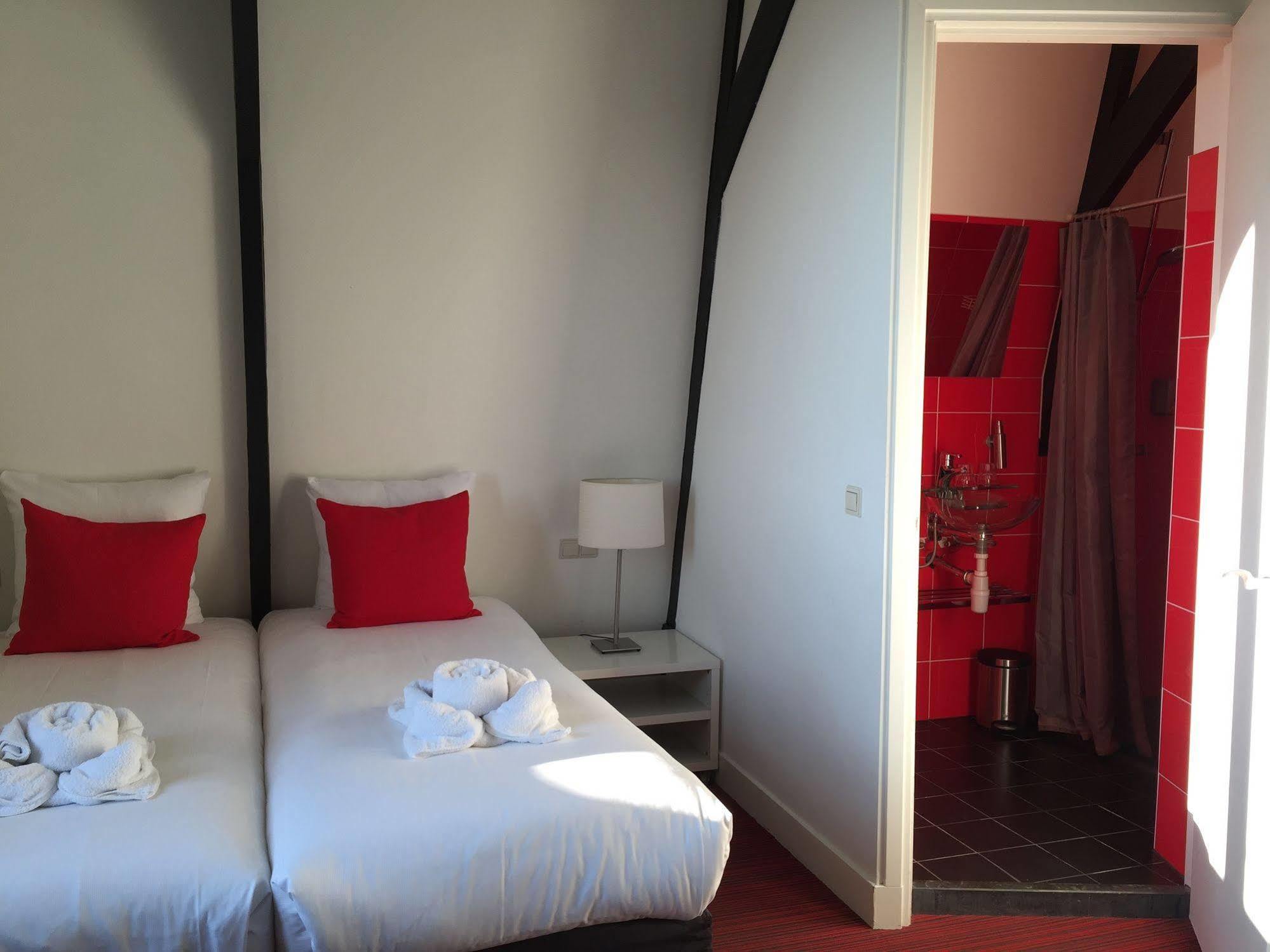 Nine-T-Teen Bed And Boutique Άμστερνταμ Εξωτερικό φωτογραφία
